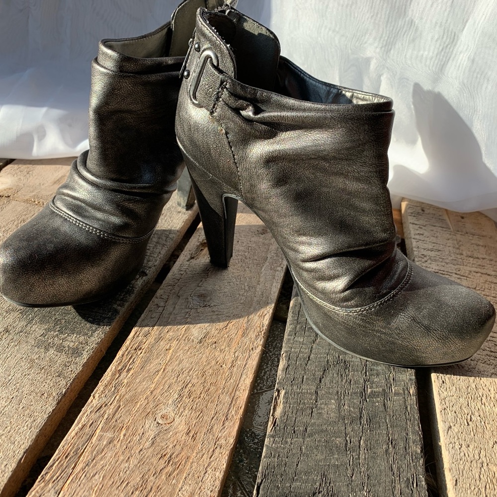 G by Guess Taylah Pewter Booties
